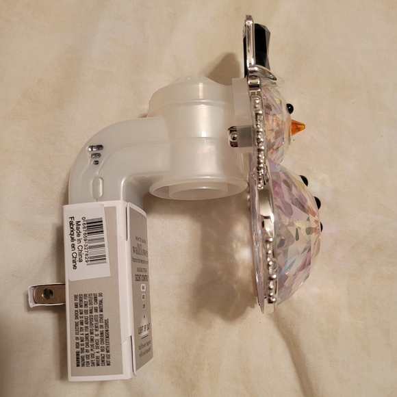 NWT Bath & Body Works Crystal SNOWMAN Snowflake Wallflower plug In - Picture 3 of 6